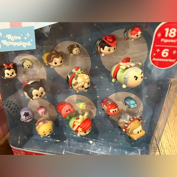 Tsum Tsum Disney100 Retro Reimagined Holiday Pack 18 Figures with Accessories - Picture 2 of 8